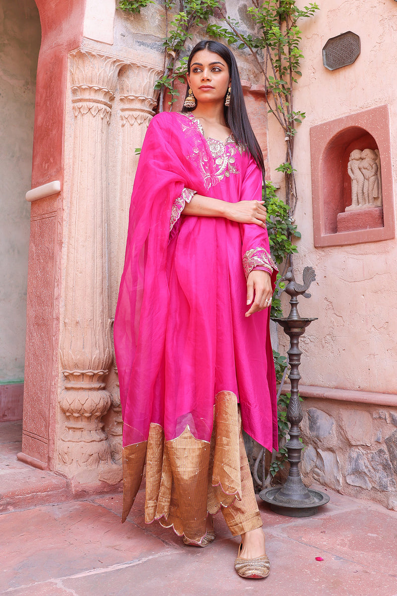 Aadab Kurta Set