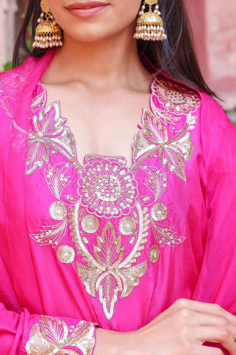 Aadab Kurta Set