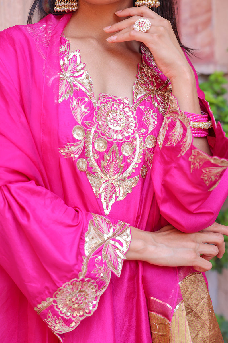 Aadab Kurta Set