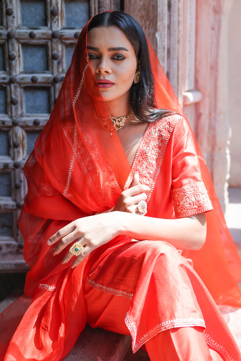 Suhag Pitara Kurta Set