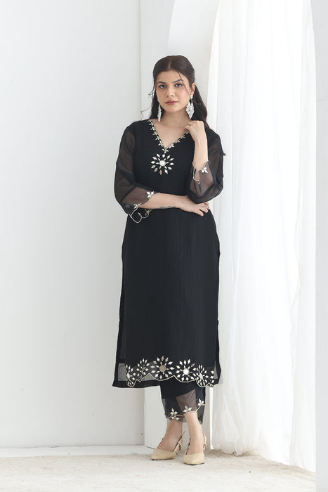 Raina Crushed silk suit  emb set