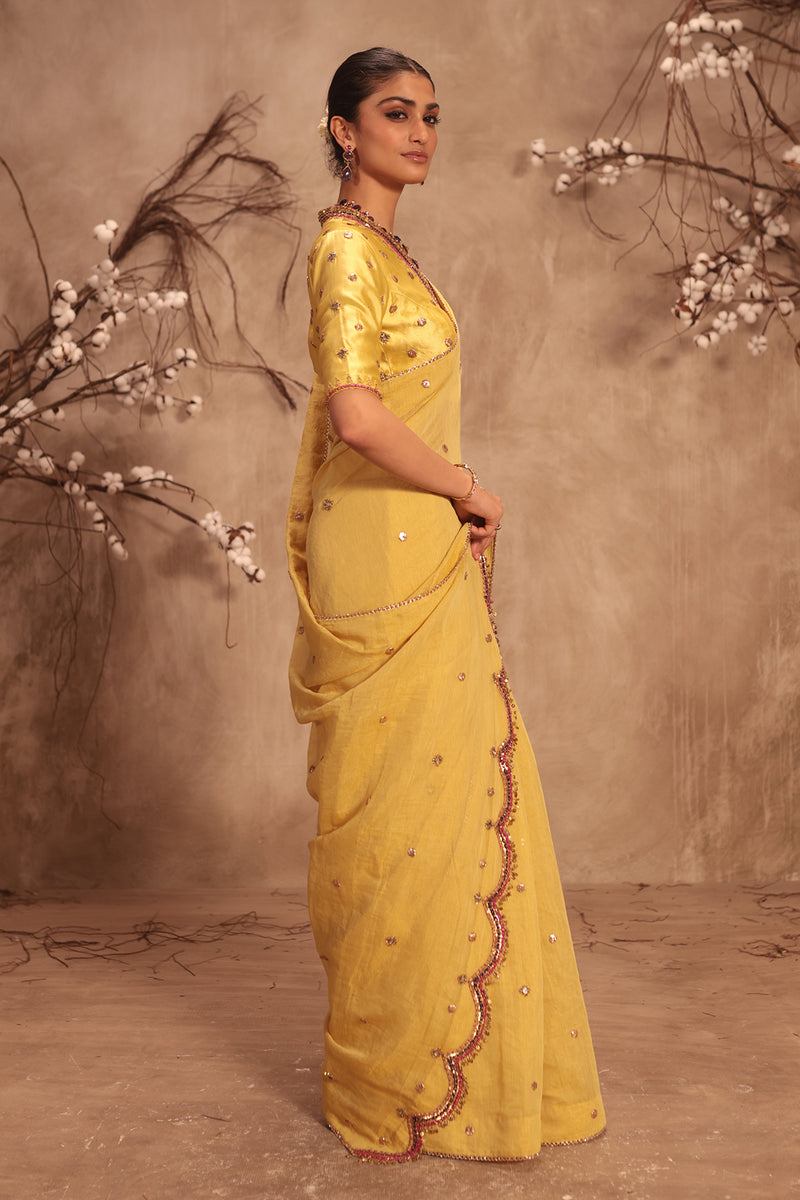 Nazakat Multicolor yellow Scallop Saree Set