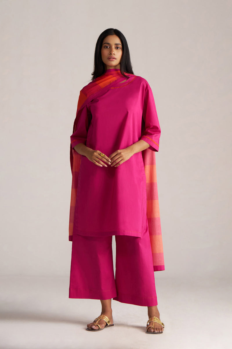 Fuchsia Solid Kurta With Mul-Mul Dupatta