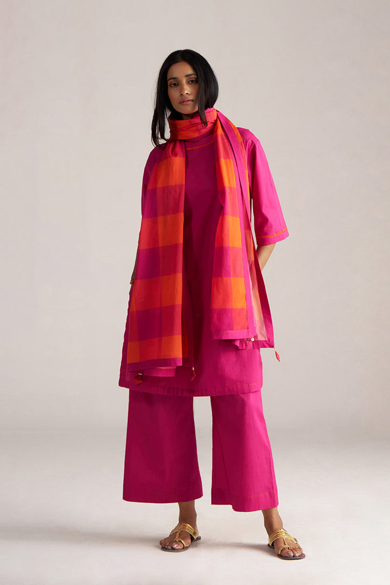 Fuchsia Solid Kurta With Mul-Mul Dupatta