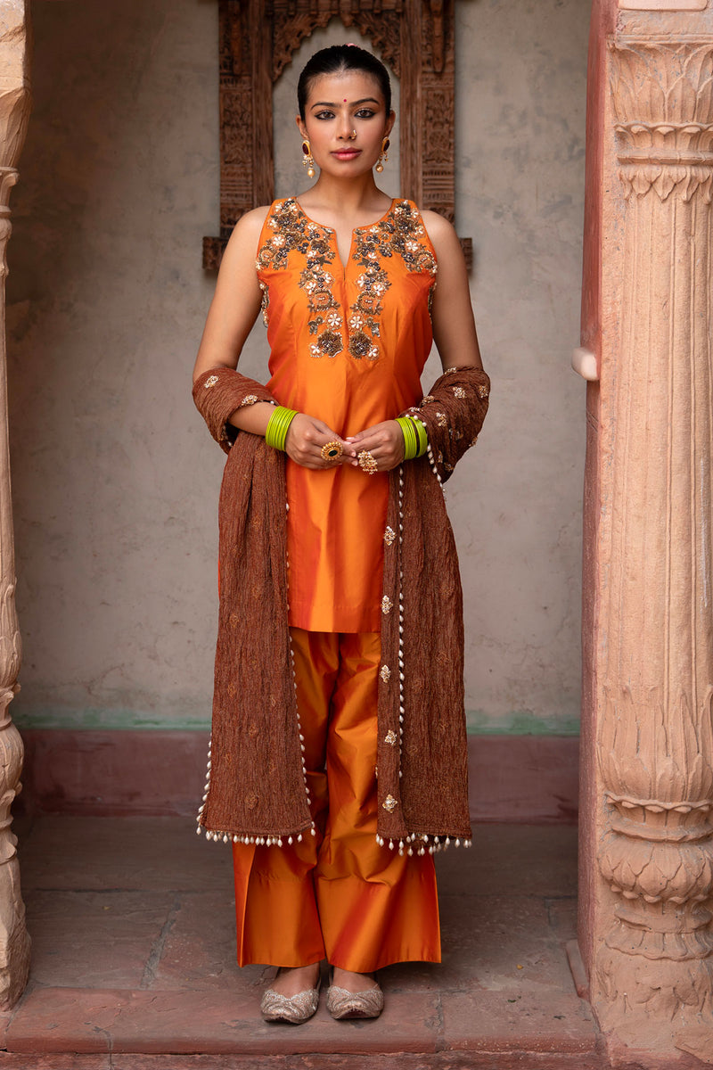 Kesariya Noor Hand-Embroidered Farshi Set