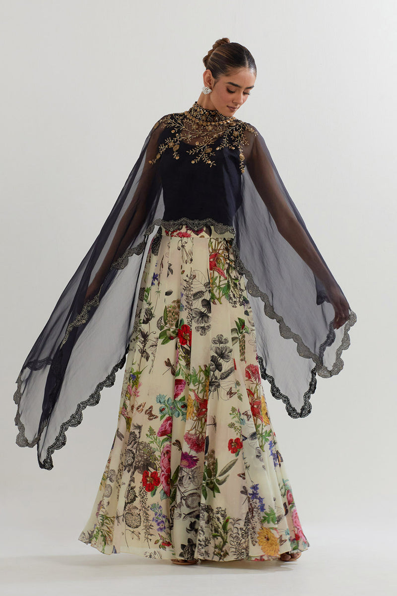 CAPE WITH INNER AND SHARARA