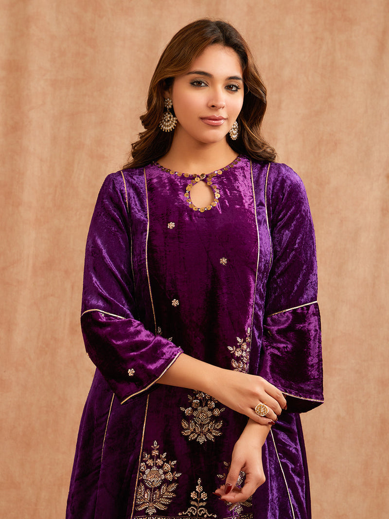 MAHARANI KALI EMBROIDERED KURTA SET