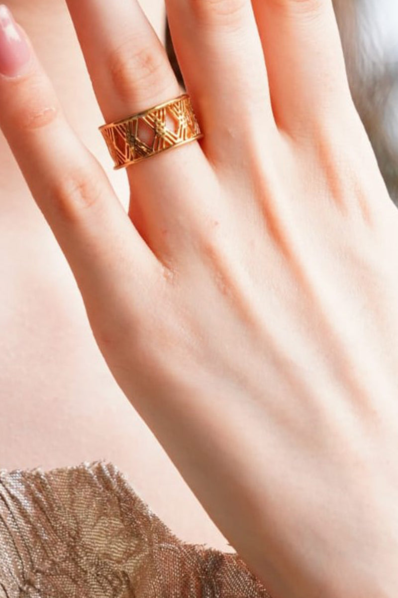 CRISSCROSS RING