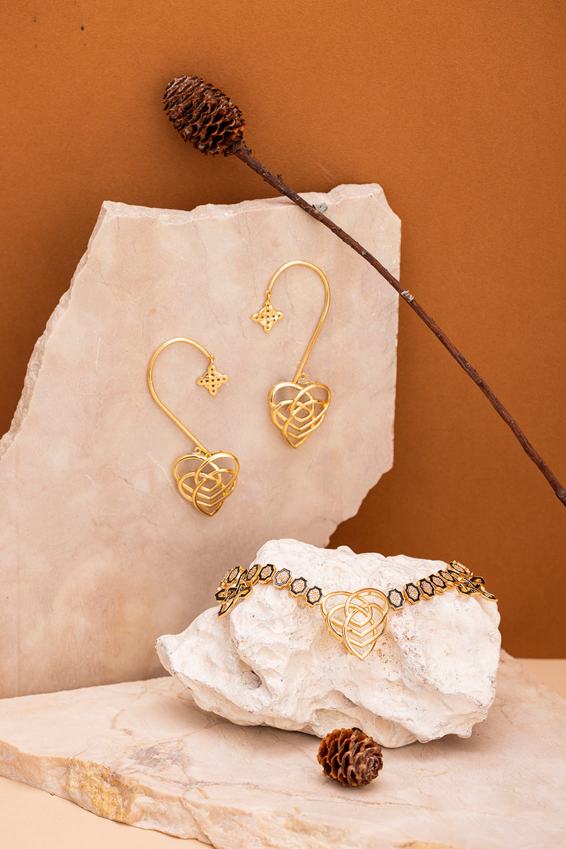 HEXAGONE NECKPIECE