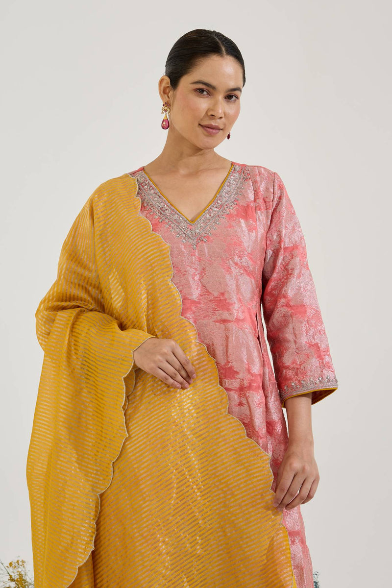 Blush Dori Jacquard Kurta with Narrow Pants and Dupatta - Set of 3