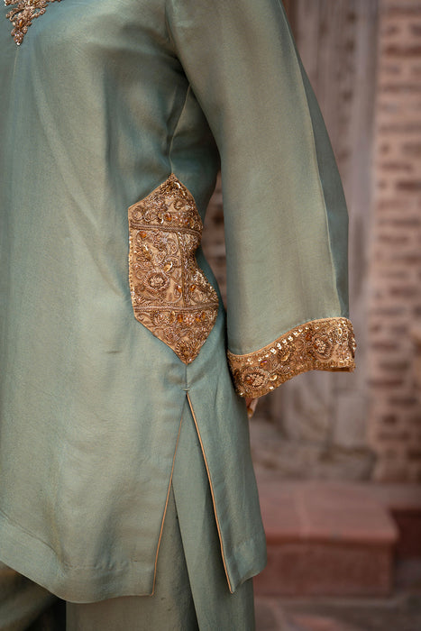 Pista Noor Hand-Embroidered Farshi Set