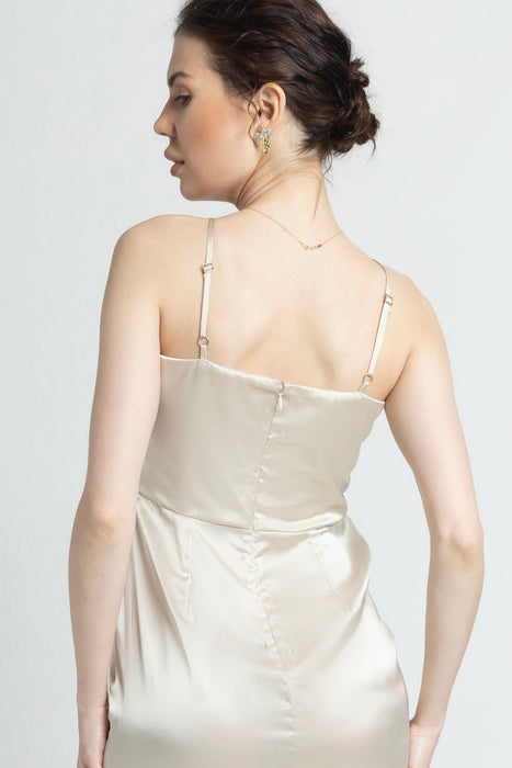 Creamy Flair Maxi Dress