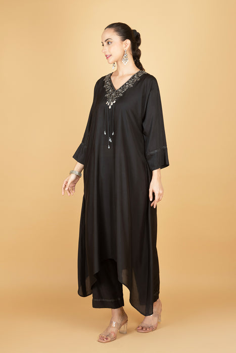 lack Hand Embroidered Kaftaan Kurta W/Pants