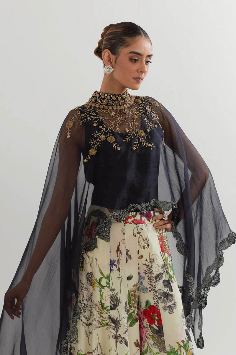 CAPE WITH INNER AND SHARARA