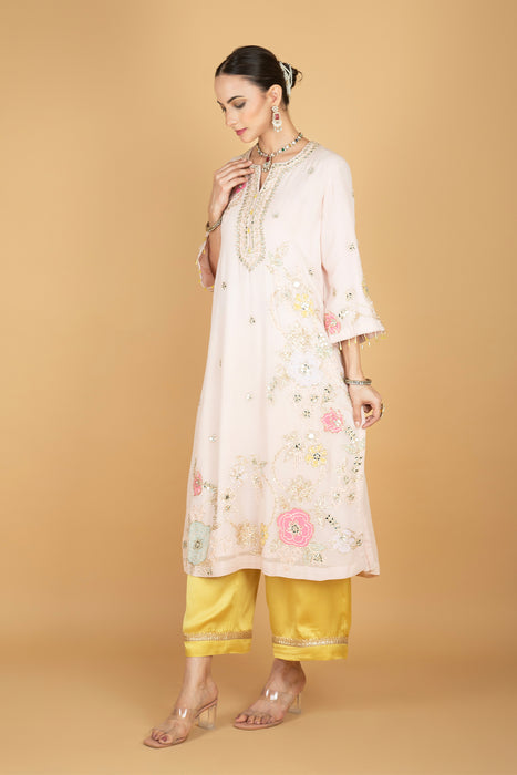 Ivory Embroidered Kurta W/Contrasting Pant & Shaded Dupatta