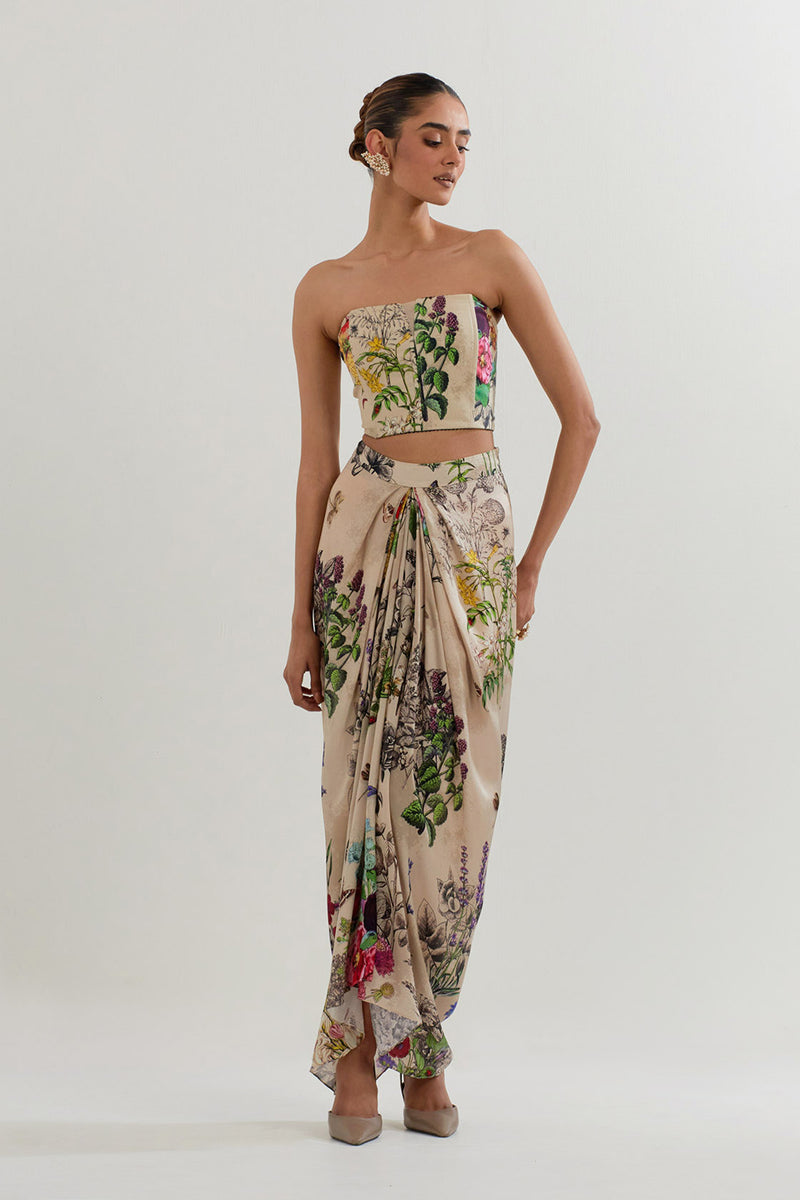 CAPE WITH SKIRT
