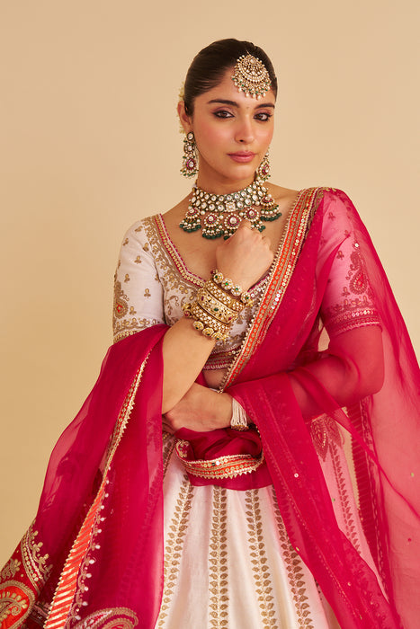 AMARA - Daisy Ivory LEHENGA