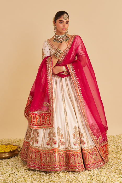 AMARA - Daisy Ivory LEHENGA