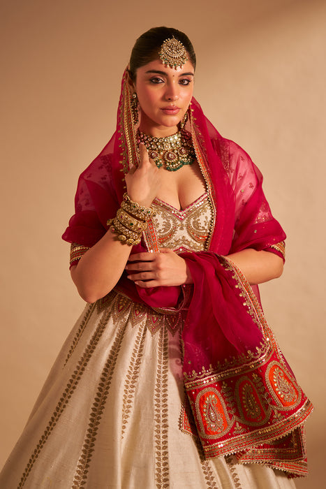 AMARA - Daisy Ivory LEHENGA