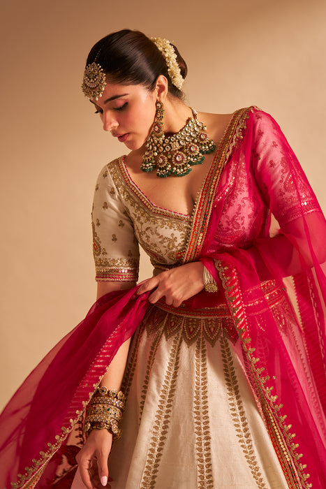 AMARA - Daisy Ivory LEHENGA