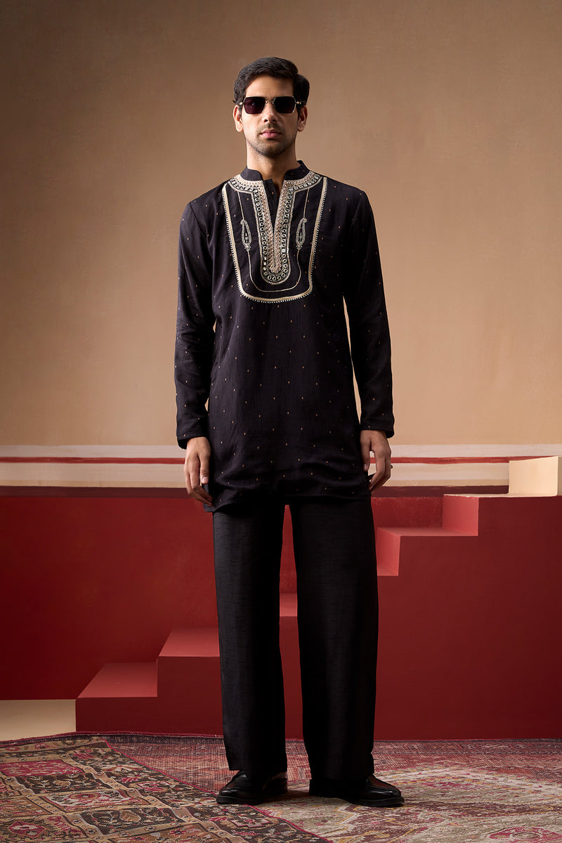 Boondh Embroidered Onyx Kurta Set