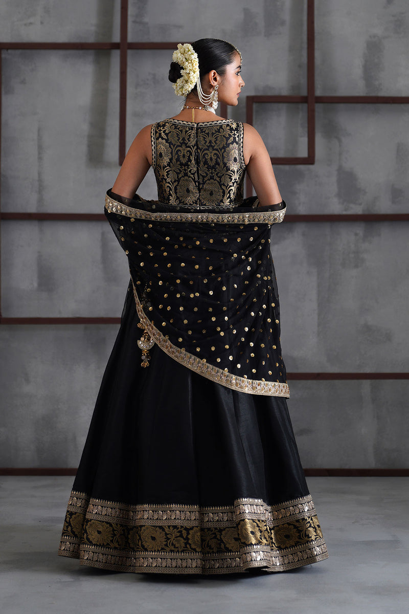 Black brocade blouse, lehanga, dupatta