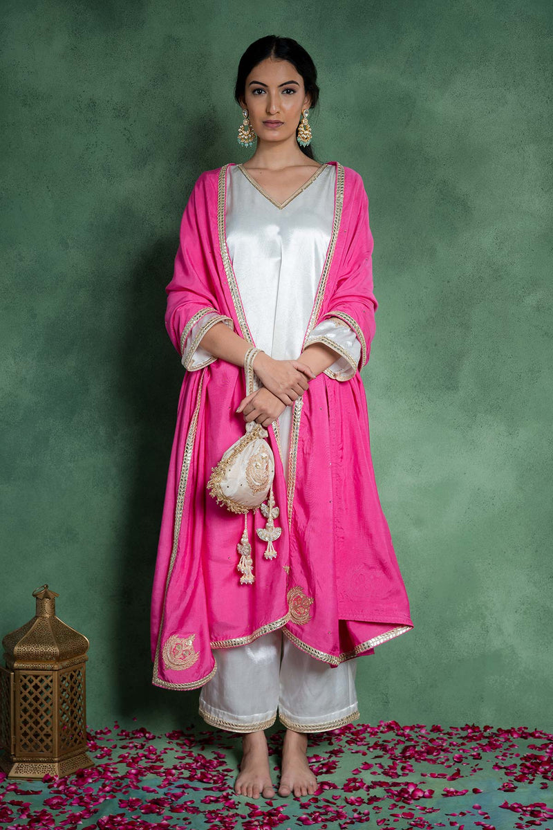 Mahnoor Kurta Set With Embroidered Dupatta (Set Of 3)