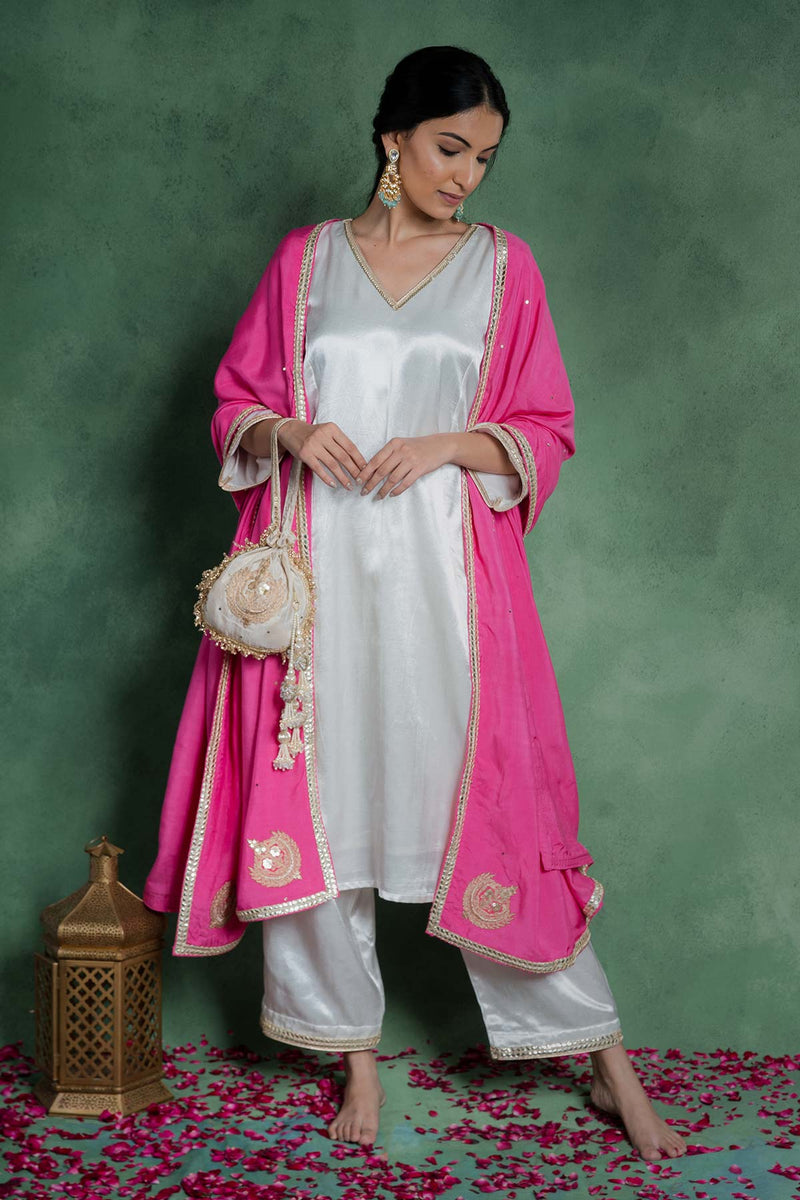 Mahnoor Kurta Set With Embroidered Dupatta (Set Of 3)