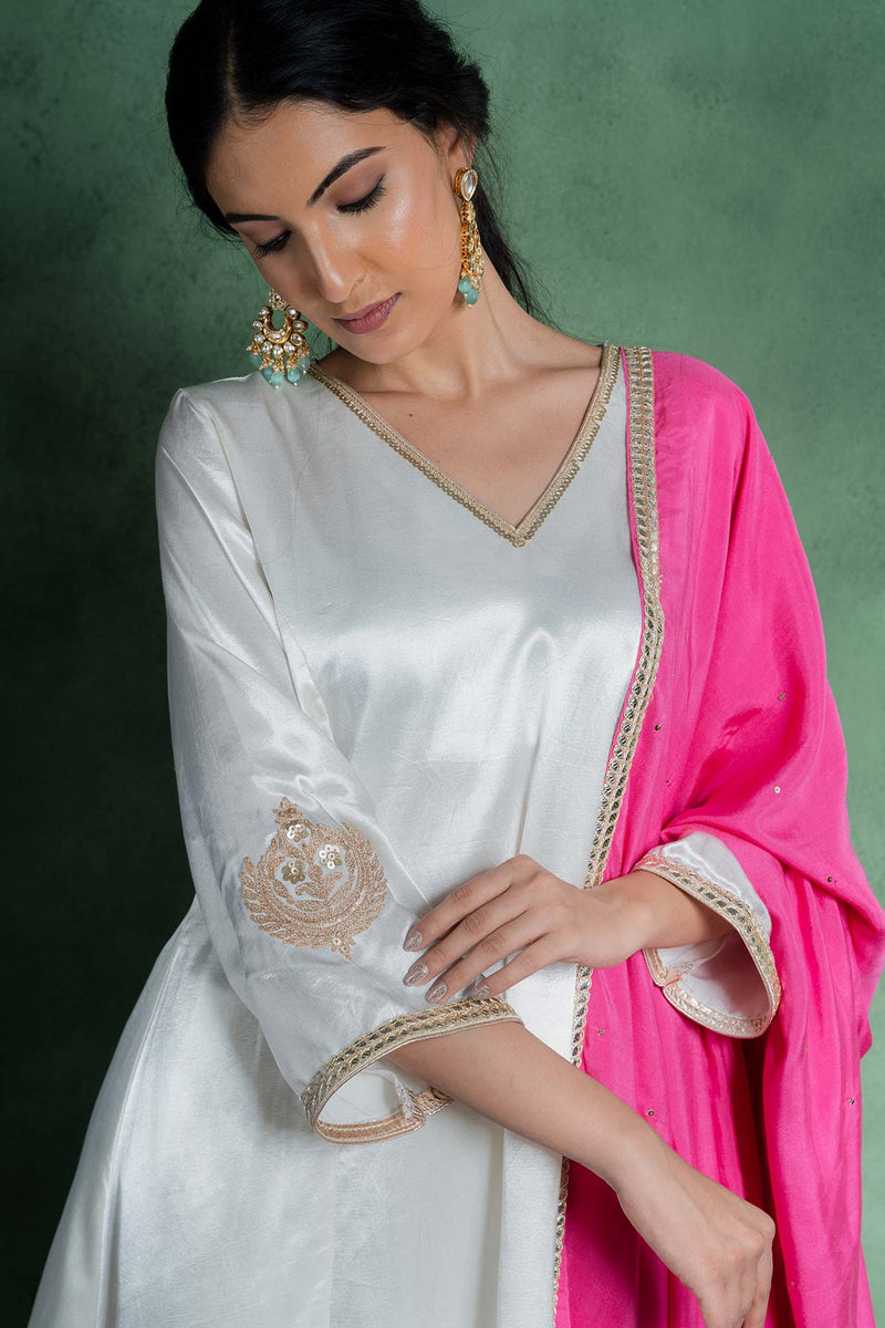 Mahnoor Kurta Set With Embroidered Dupatta (Set Of 3)
