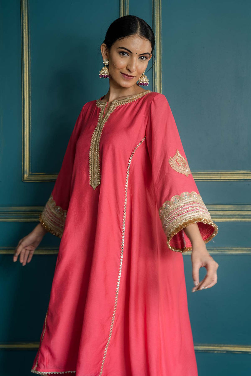 Gulabo Embroidered Kurta Set (Set Of 2)