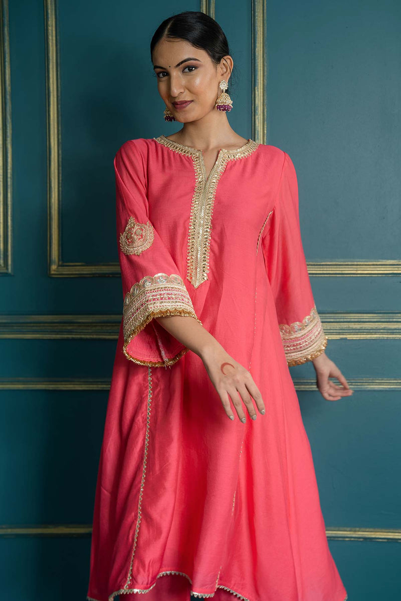 Gulabo Embroidered Kurta Set (Set Of 2)