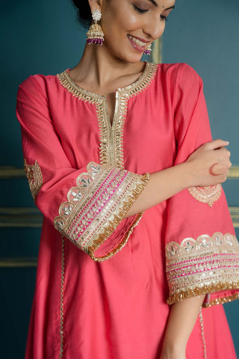 Gulabo Embroidered Kurta Set (Set Of 2)