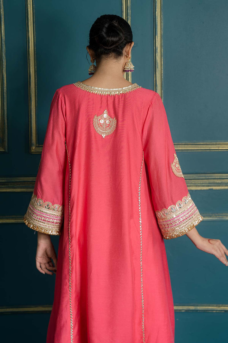 Gulabo Embroidered Kurta Set (Set Of 2)