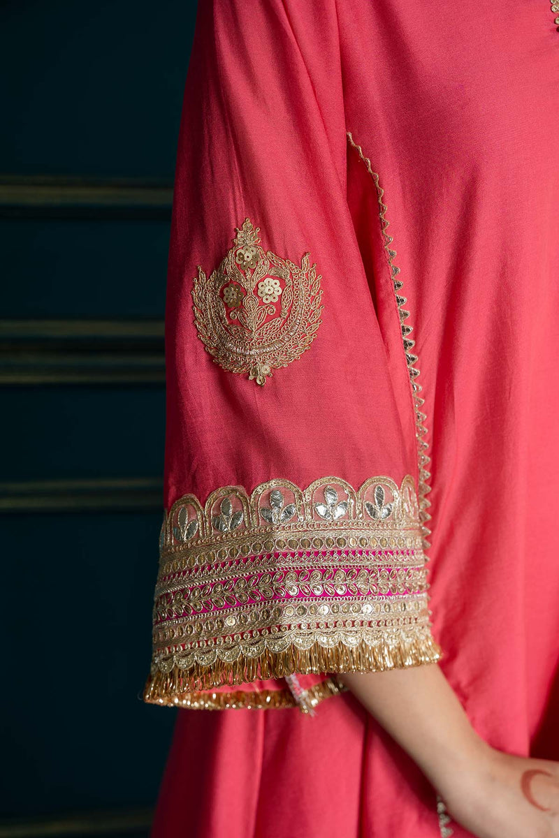 Gulabo Embroidered Kurta Set (Set Of 2)