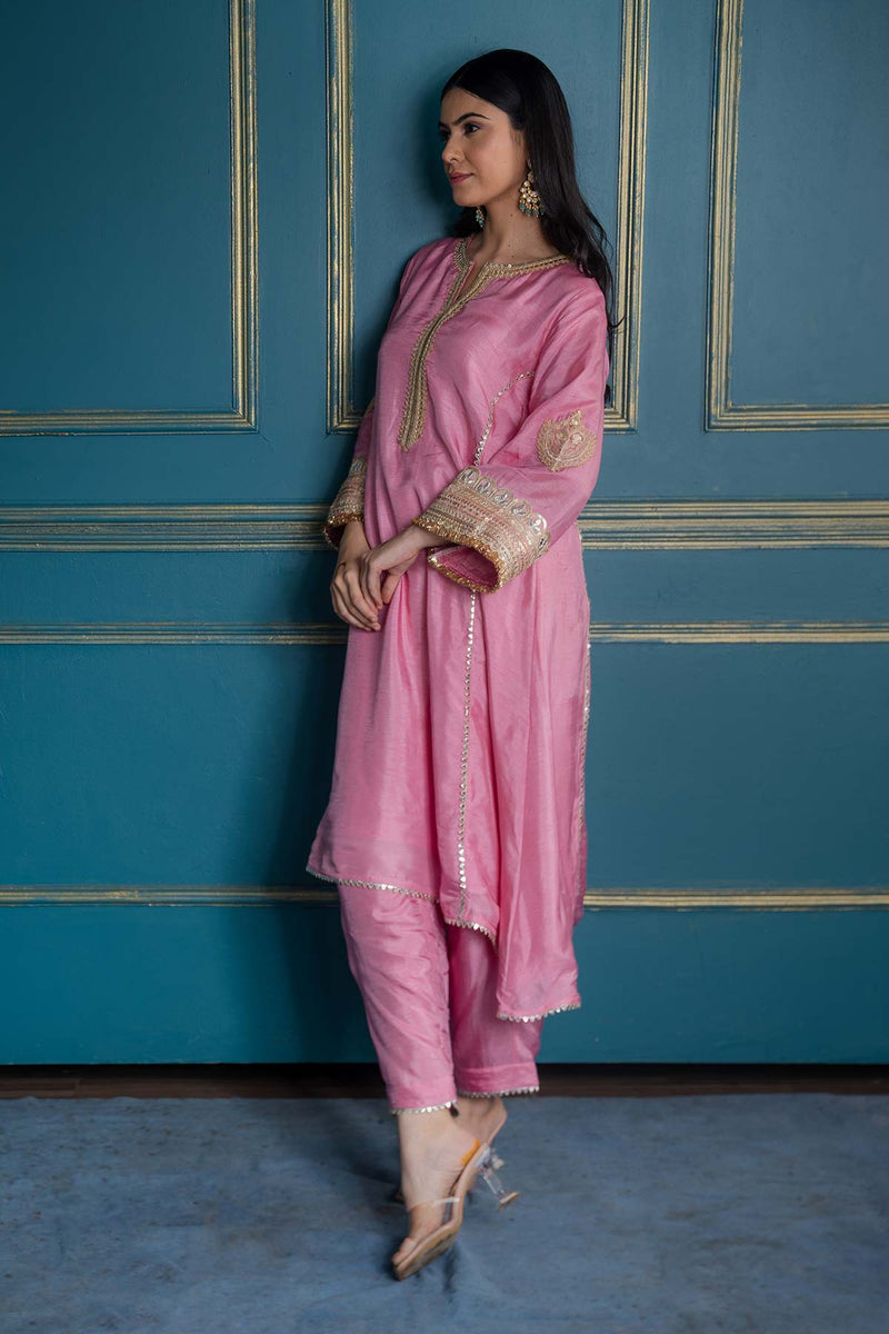 Gul Embroidered Kurta Set (Set Of 2)