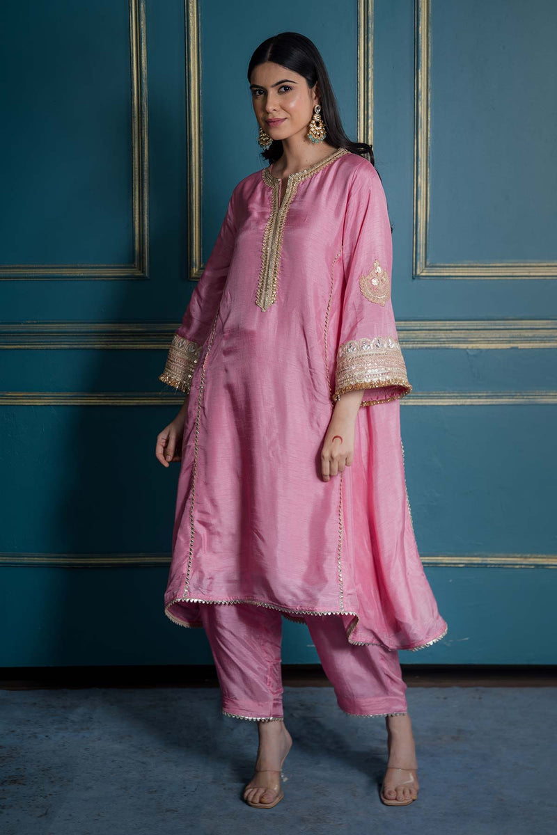 Gul Embroidered Kurta Set (Set Of 2)