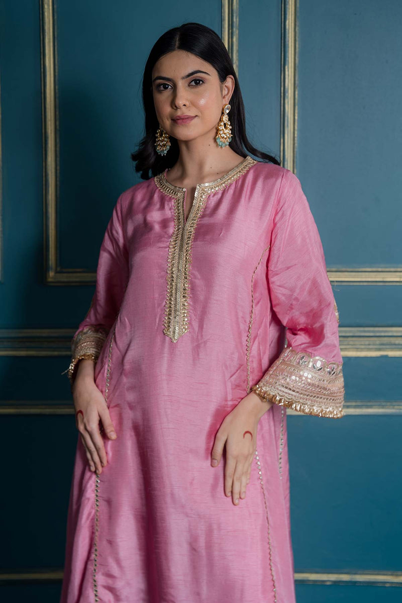 Gul Embroidered Kurta Set (Set Of 2)