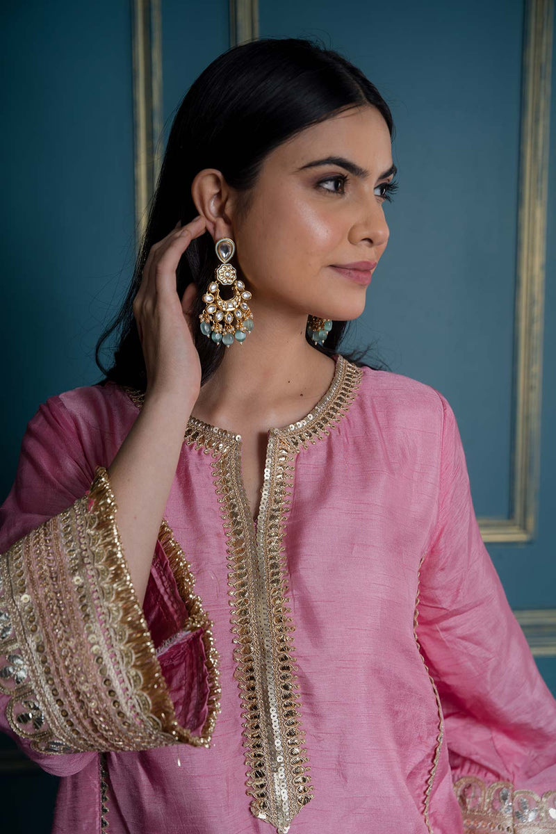 Gul Embroidered Kurta Set (Set Of 2)