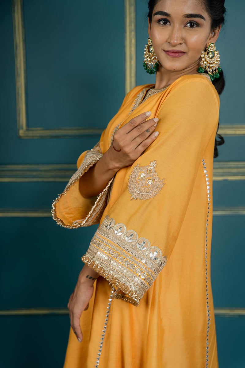 Hoor Embroidered Kurta Set (Set Of 2)