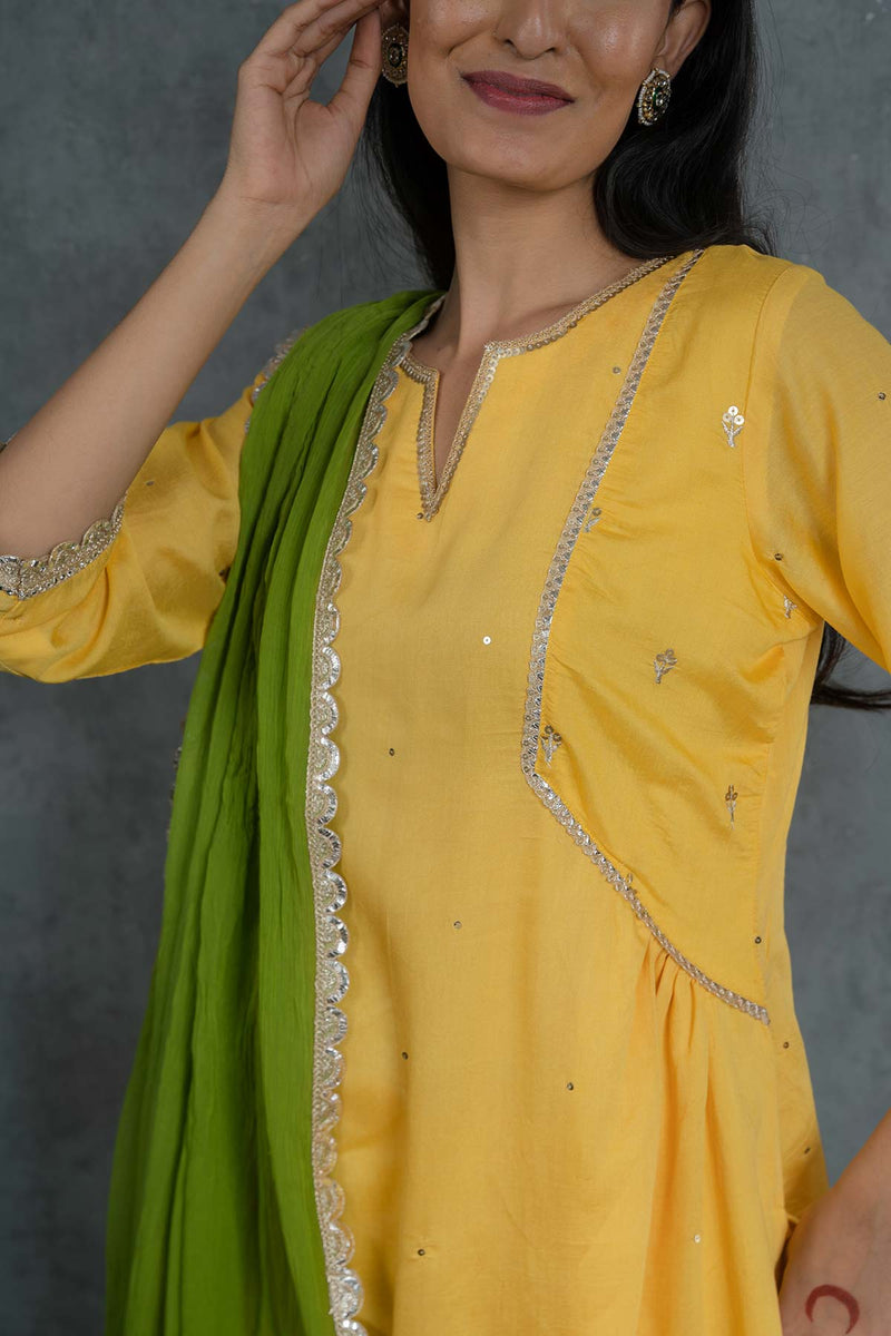 Inaayat Embroidered Suit Set With Dupatta (Set Of 3)