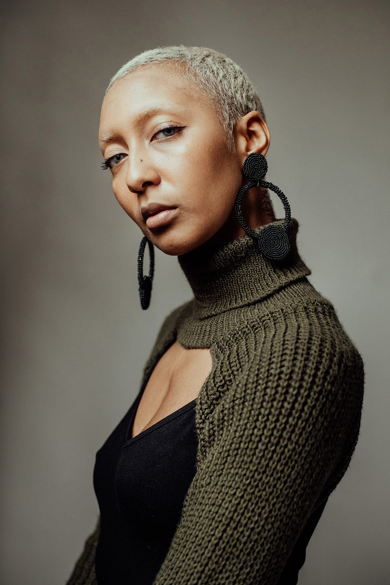 She's Too Bossy - Black