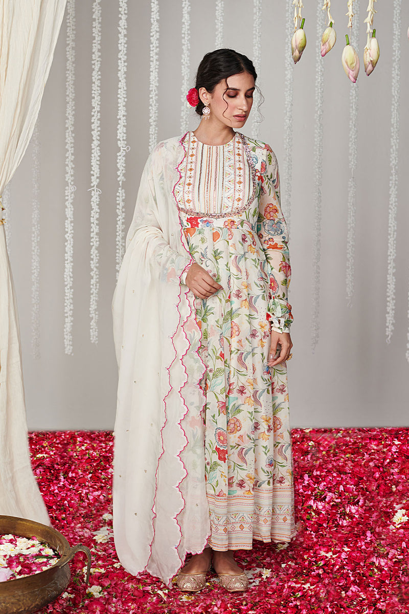 Bagicha white Anarkali set of 3