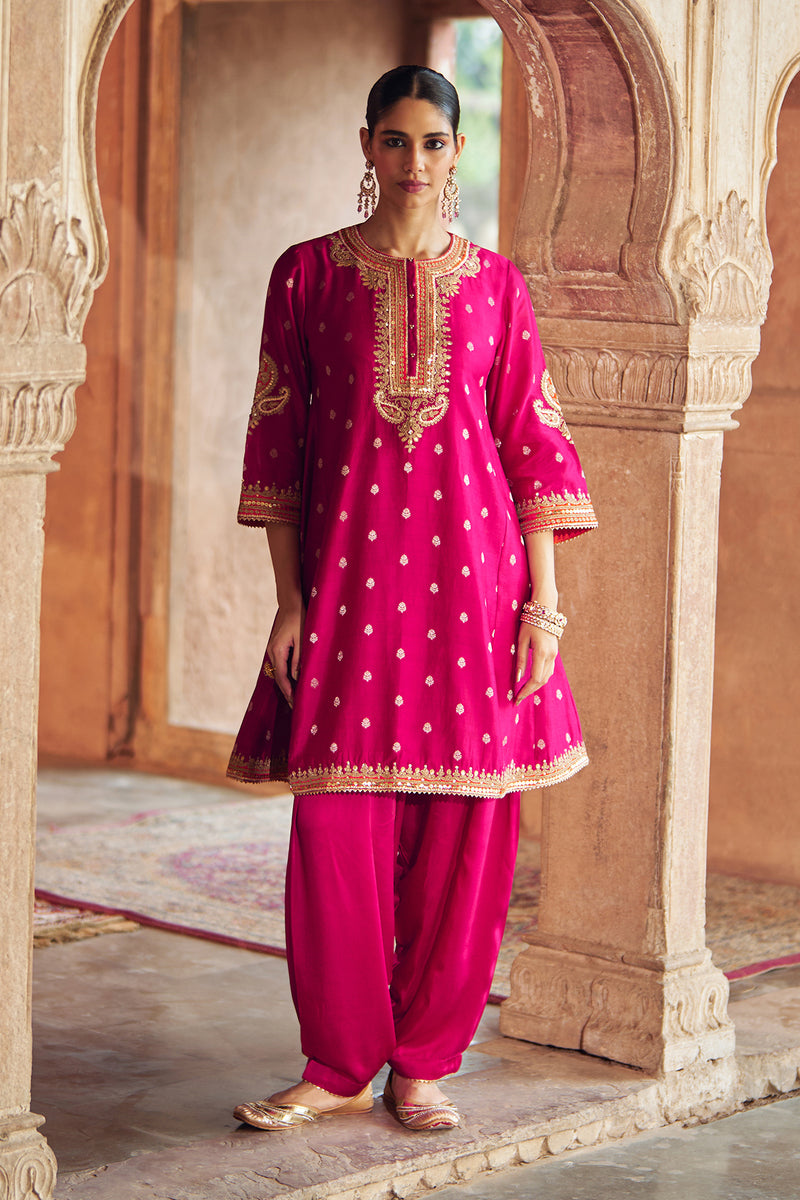 INAAYAT - HOTPINK CHAUGA WITH SALWAR