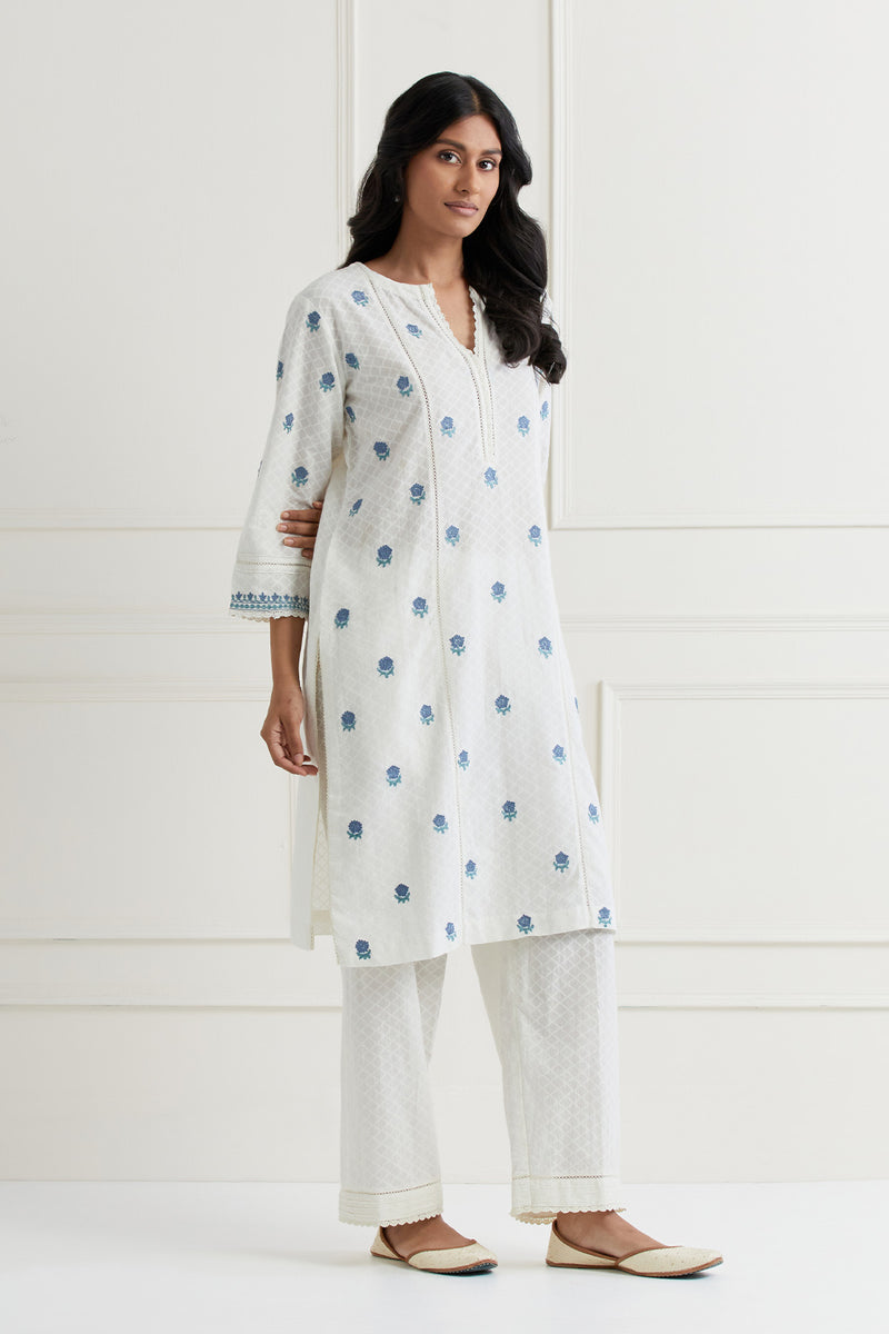 Off White Embroidered Kurta & Pant Set