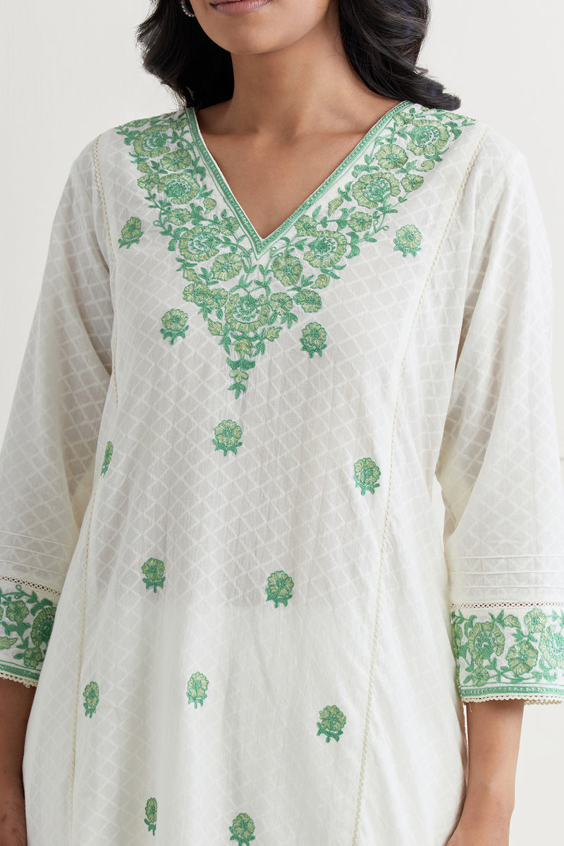 Off White Cotton Kurta & Pant Salwar Set