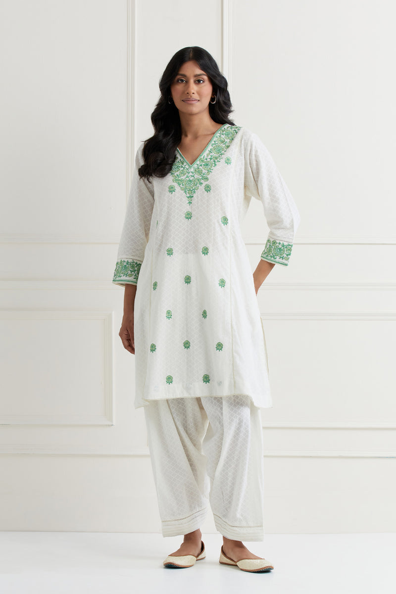 Off White Cotton Kurta & Pant Salwar Set