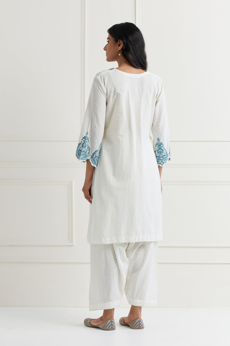 Off White Embroidered Kurta & Pant Salwar Set