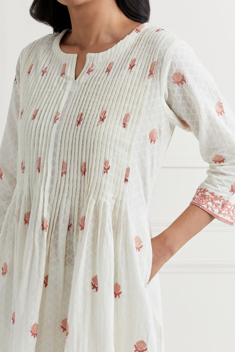 Off White Embroidered Cotton Kurta & Pant Salwar Set