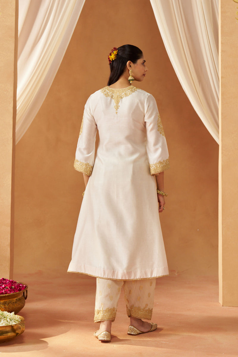 Liana Daisy Chauga with Salwar and Dupatta