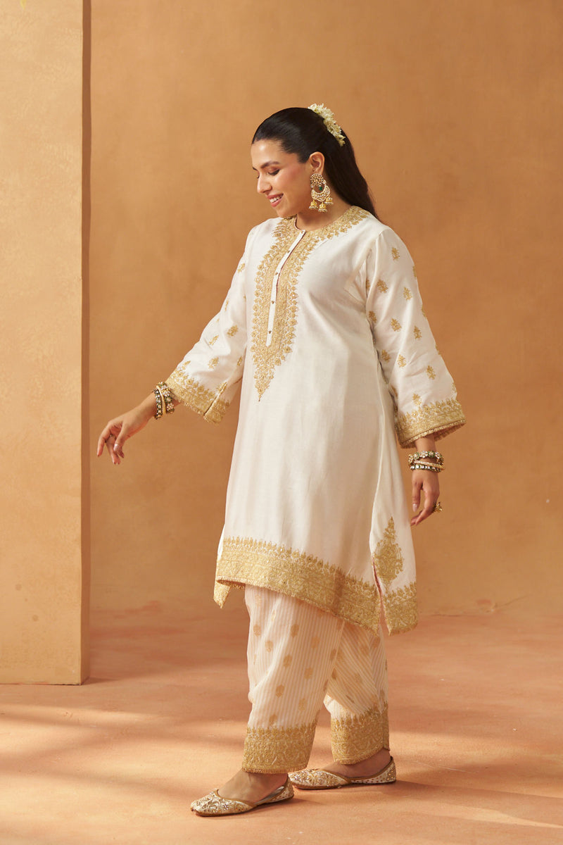 Zeenal Daisy Ivory A Line Kaaftan with Salwar with Dupatta